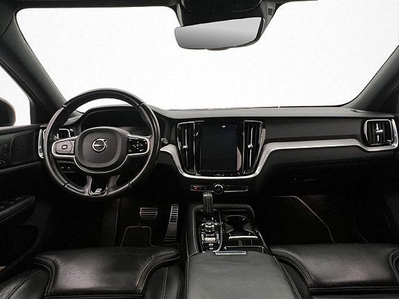 Volvo V60 13 of 30