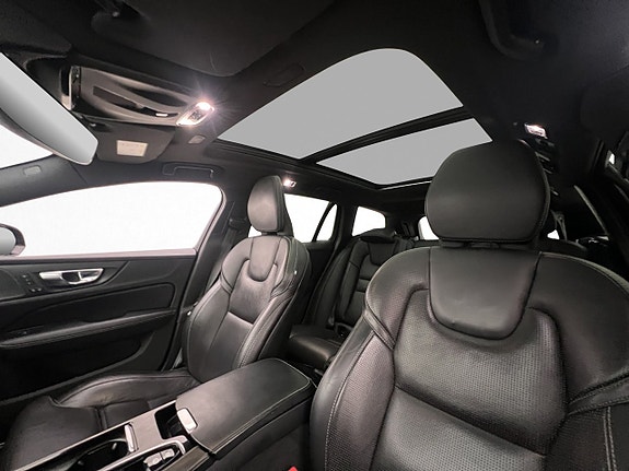 Volvo V60 18 of 30