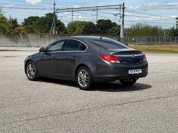 Opel Insignia 4 of 5