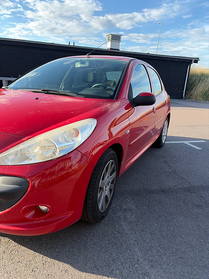 Peugeot 206+ 2 of 5