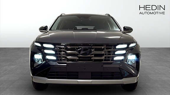 Hyundai Tucson 8 of 12