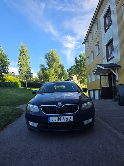 Skoda Octavia 3 of 5