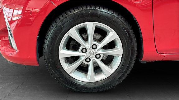 Toyota Yaris 9 of 14