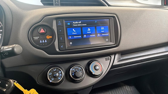 Toyota Yaris 12 of 14