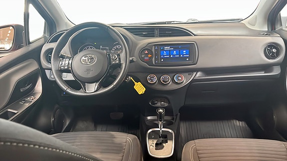 Toyota Yaris 4 of 14