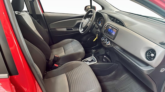 Toyota Yaris 3 of 14