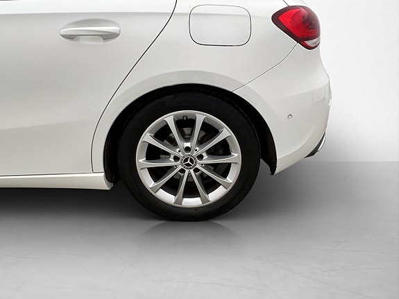 Mercedes-Benz A180 28 of 30