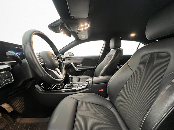 Mercedes-Benz A180 10 of 30