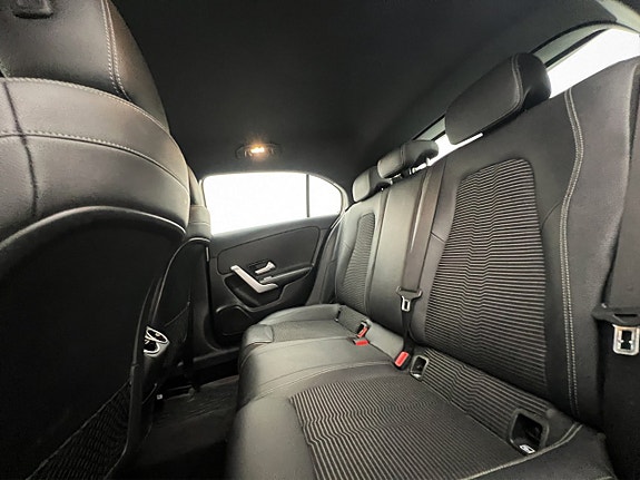 Mercedes-Benz A180 25 of 30