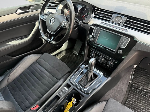 Volkswagen Passat 19 of 21