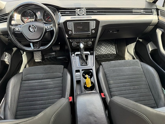 Volkswagen Passat 11 of 21