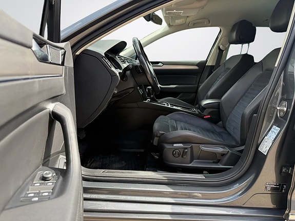 Volkswagen Passat 9 of 21