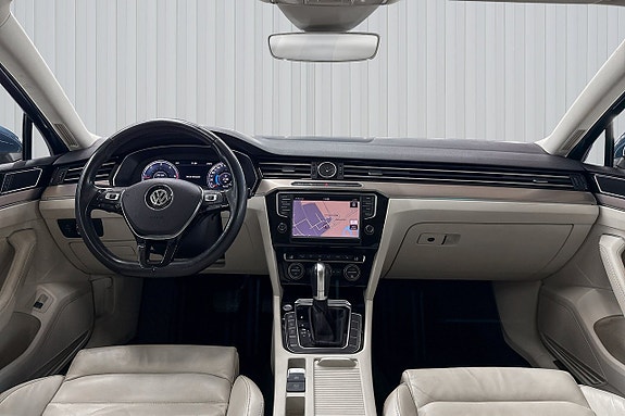 Volkswagen Passat 10 of 18
