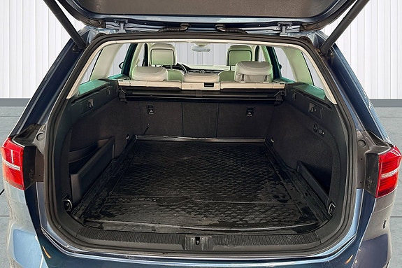 Volkswagen Passat 18 of 18