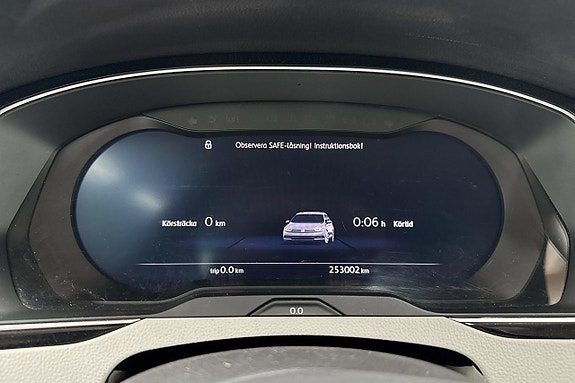Volkswagen Passat 17 of 18