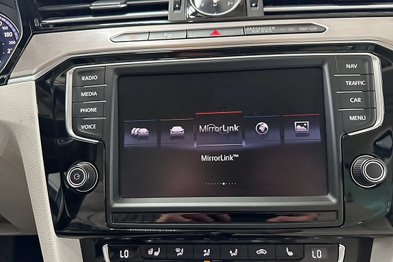Volkswagen Passat 13 of 18