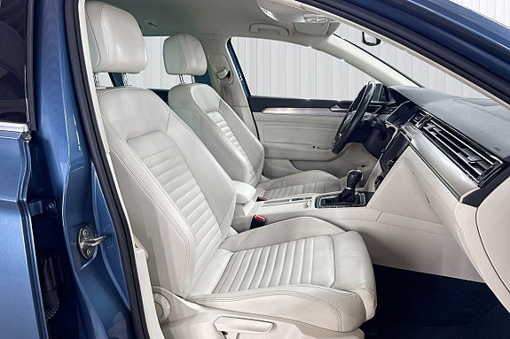 Volkswagen Passat 14 of 18