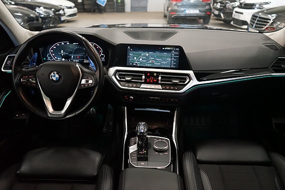 BMW 330e 9 of 25