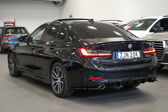 BMW 330e 4 of 25