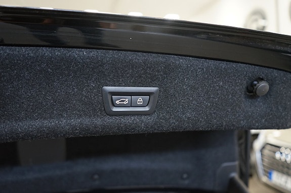 BMW 330e 12 of 25