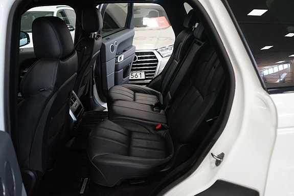 Land Rover Range Rover Sport 8 of 21