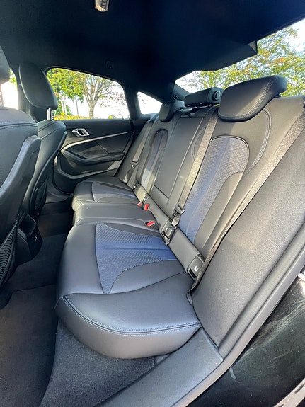 BMW 218i 5 of 8