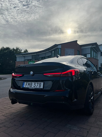 BMW 218i 3 of 8