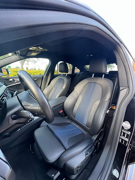 BMW 218i 4 of 8