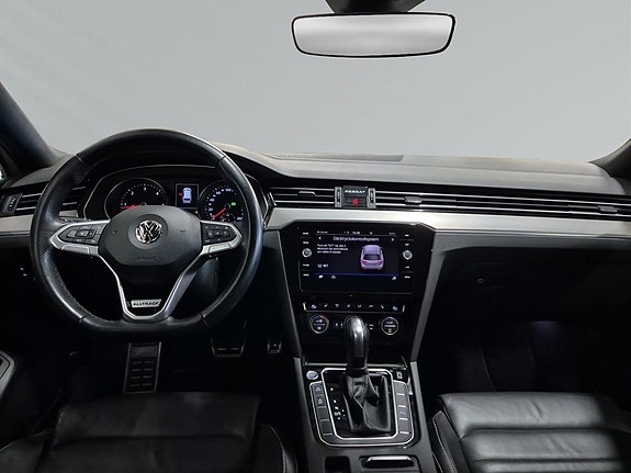Volkswagen Passat Alltrack 7 of 9