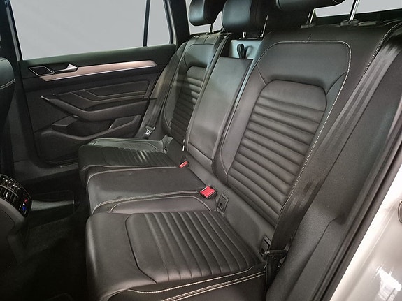 Volkswagen Passat Alltrack 9 of 9