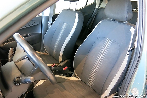 Hyundai i10 7 of 10