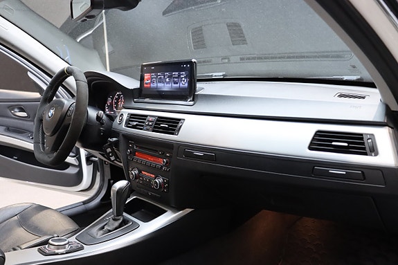 BMW 335i 18 of 30