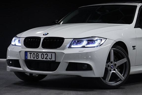 BMW 335i 3 of 5