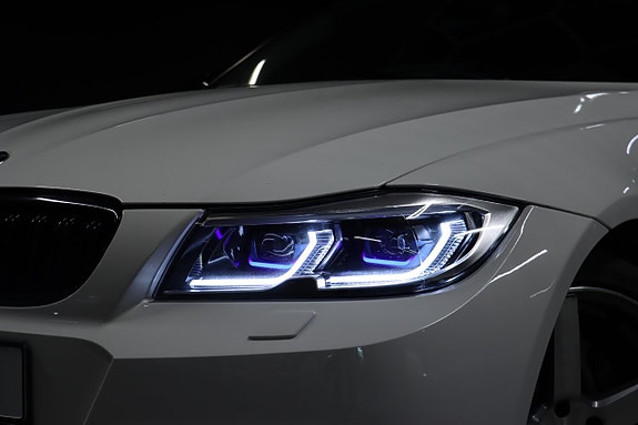 BMW 335i 4 of 5