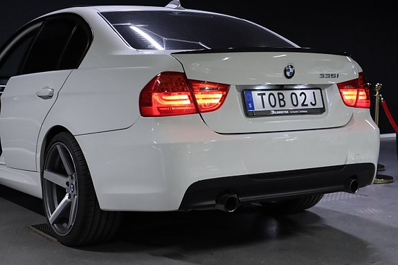 BMW 335i 12 of 30