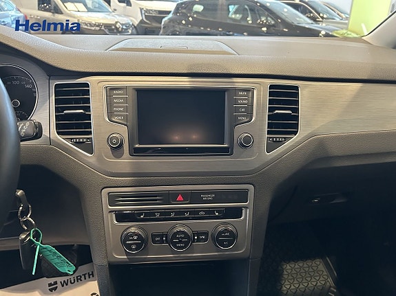 Volkswagen Golf Sportsvan 8 of 13