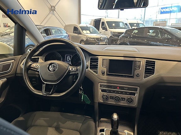 Volkswagen Golf Sportsvan 10 of 13