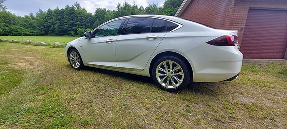 Opel Insignia 4 of 5