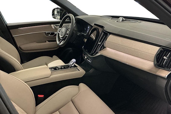 Volvo XC90 15 of 30