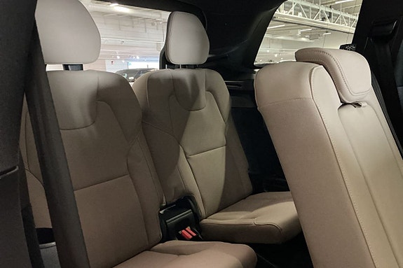 Volvo XC90 19 of 30