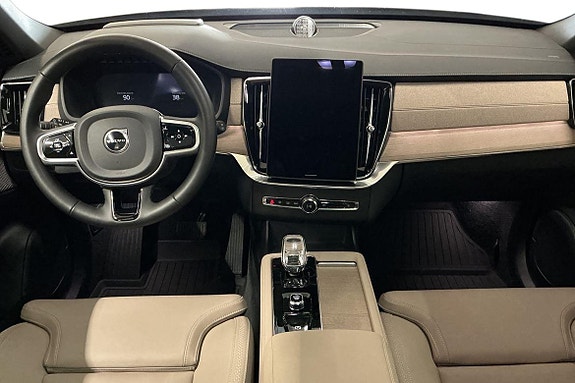 Volvo XC90 12 of 30