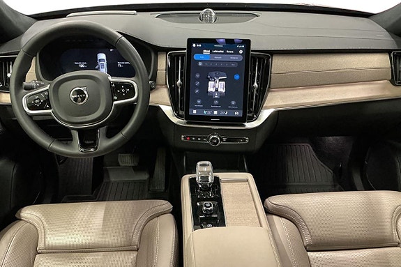 Volvo XC90 12 of 30