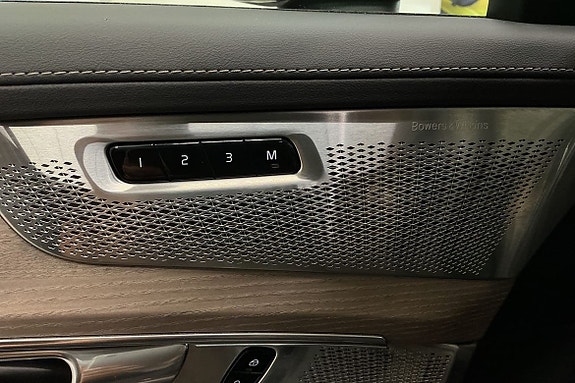 Volvo XC90 23 of 30