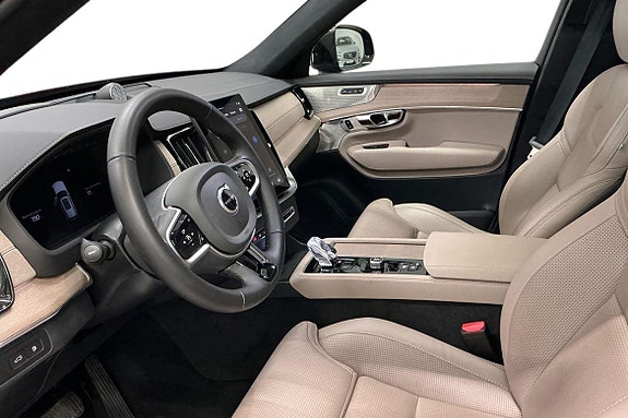 Volvo XC90 14 of 30