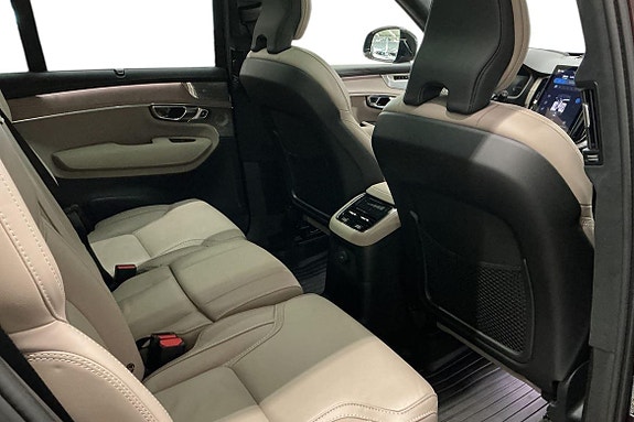 Volvo XC90 17 of 30