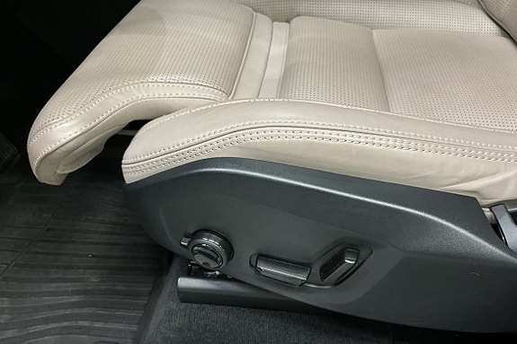 Volvo XC90 24 of 30