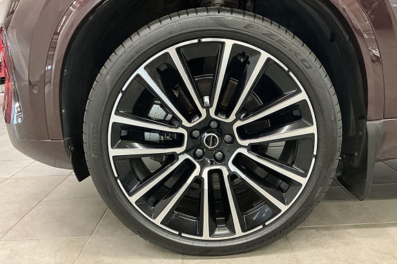 Volvo XC90 11 of 30