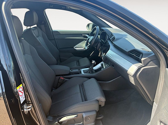 Audi Q3 16 of 26