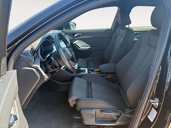 Audi Q3 10 of 26