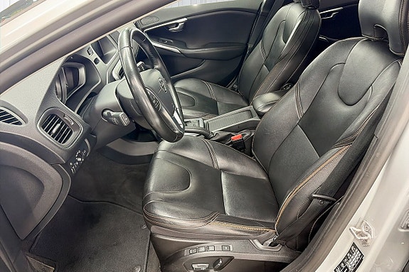 Volvo V40 Cross Country 15 of 22